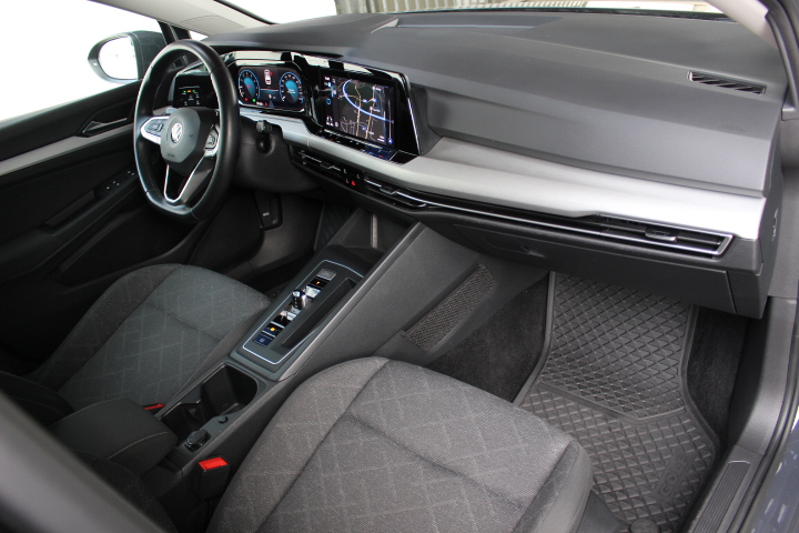 VOLKSWAGEN-GOLF-2.0 TDI LIFE DSG