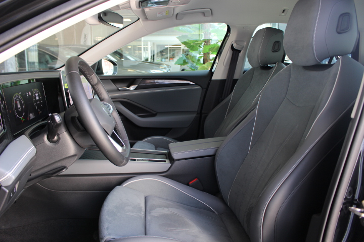 VOLKSWAGEN-PASSAT VARIANT-1.5 ETSI BUSINESS