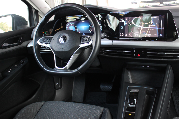 VOLKSWAGEN-GOLF VARIANT-1.5 TSI LIFE DSG