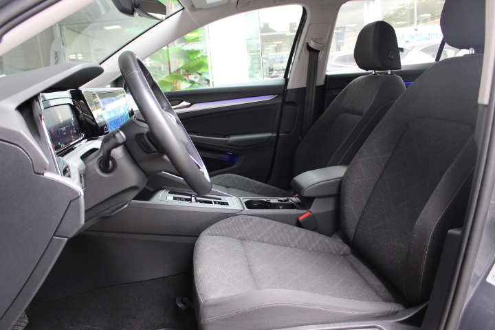 VOLKSWAGEN-GOLF VARIANT-1.5 TSI LIFE DSG