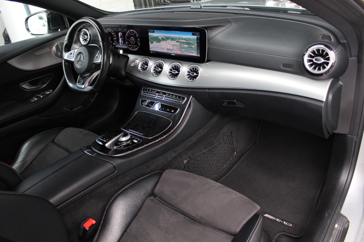 MERCEDES-BENZ-E 200-AMG LINE