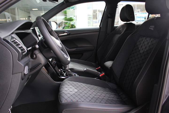 VOLKSWAGEN-T-CROSS-1.0 TSI R-LINE ! NEUVE !