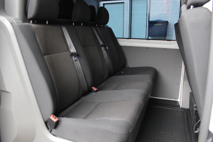 VOLKSWAGEN-TRANSPORTER-T6 2.0 TDI DSG 5 PL.