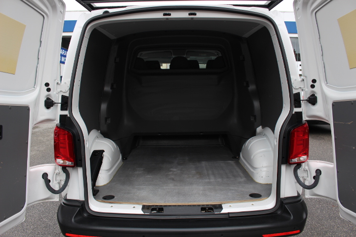 VOLKSWAGEN-TRANSPORTER-T6 2.0 TDI DSG 5 PL.