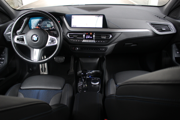 BMW-118 i-M SPORT
