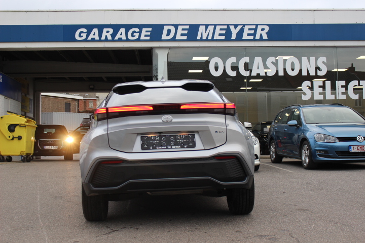 TOYOTA-C-HR-1.8 HYBRID STYLE