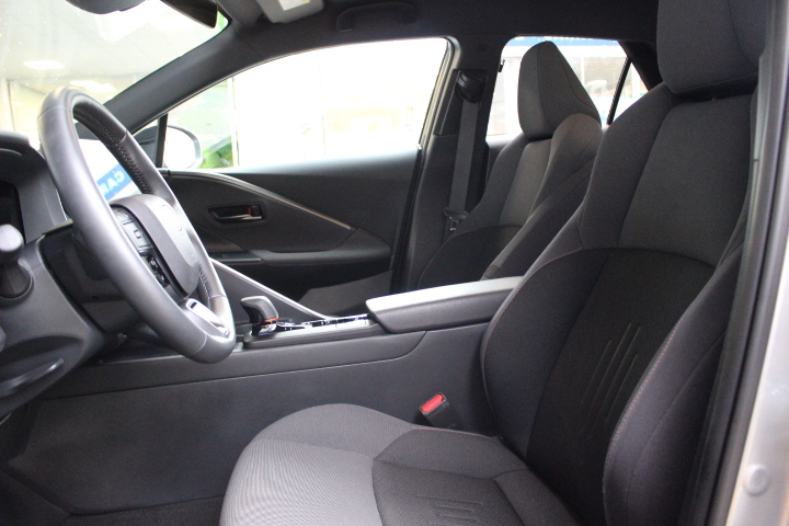 TOYOTA-C-HR-1.8 HYBRID STYLE