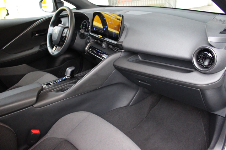 TOYOTA-C-HR-1.8 HYBRID STYLE