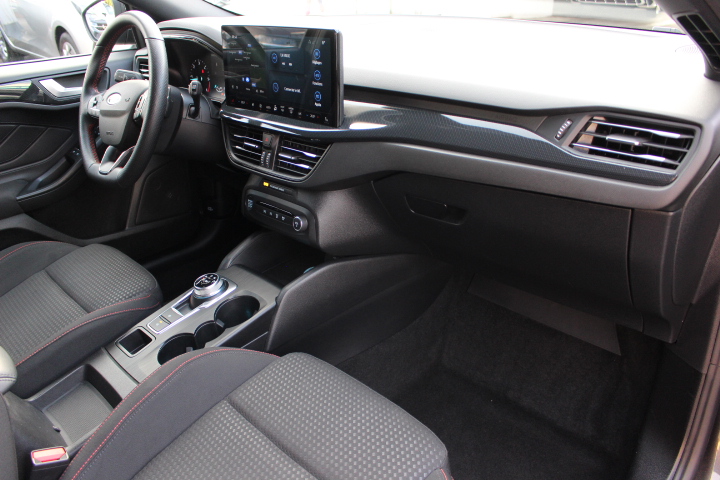 FORD-FOCUS-1.5 D ST-LINE