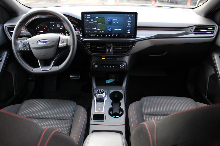 FORD-FOCUS-1.5 D ST-LINE