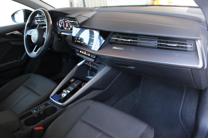 AUDI-A3 SPORTBACK-3O TFSI S-TRONIC