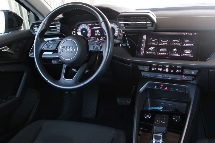 AUDI-A3 SPORTBACK-3O TFSI S-TRONIC