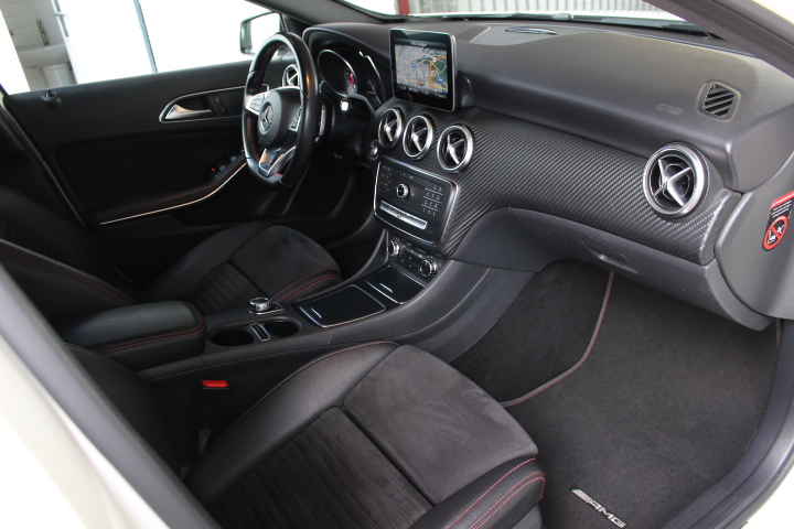 MERCEDES-BENZ-A 180-D AMG LINE