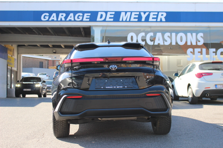 TOYOTA-C-HR-1.8 HYBRIDE DYNAMIC PLUS