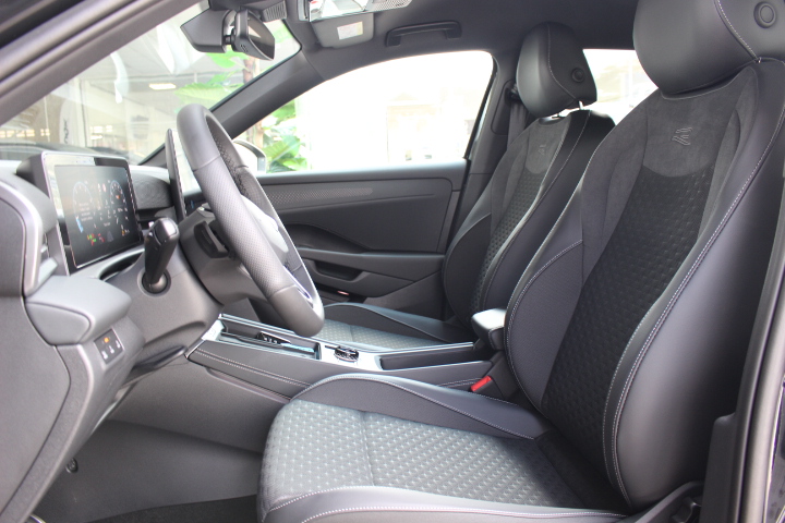VOLKSWAGEN-T-ROC-1.5 TSI R-LINE DSG