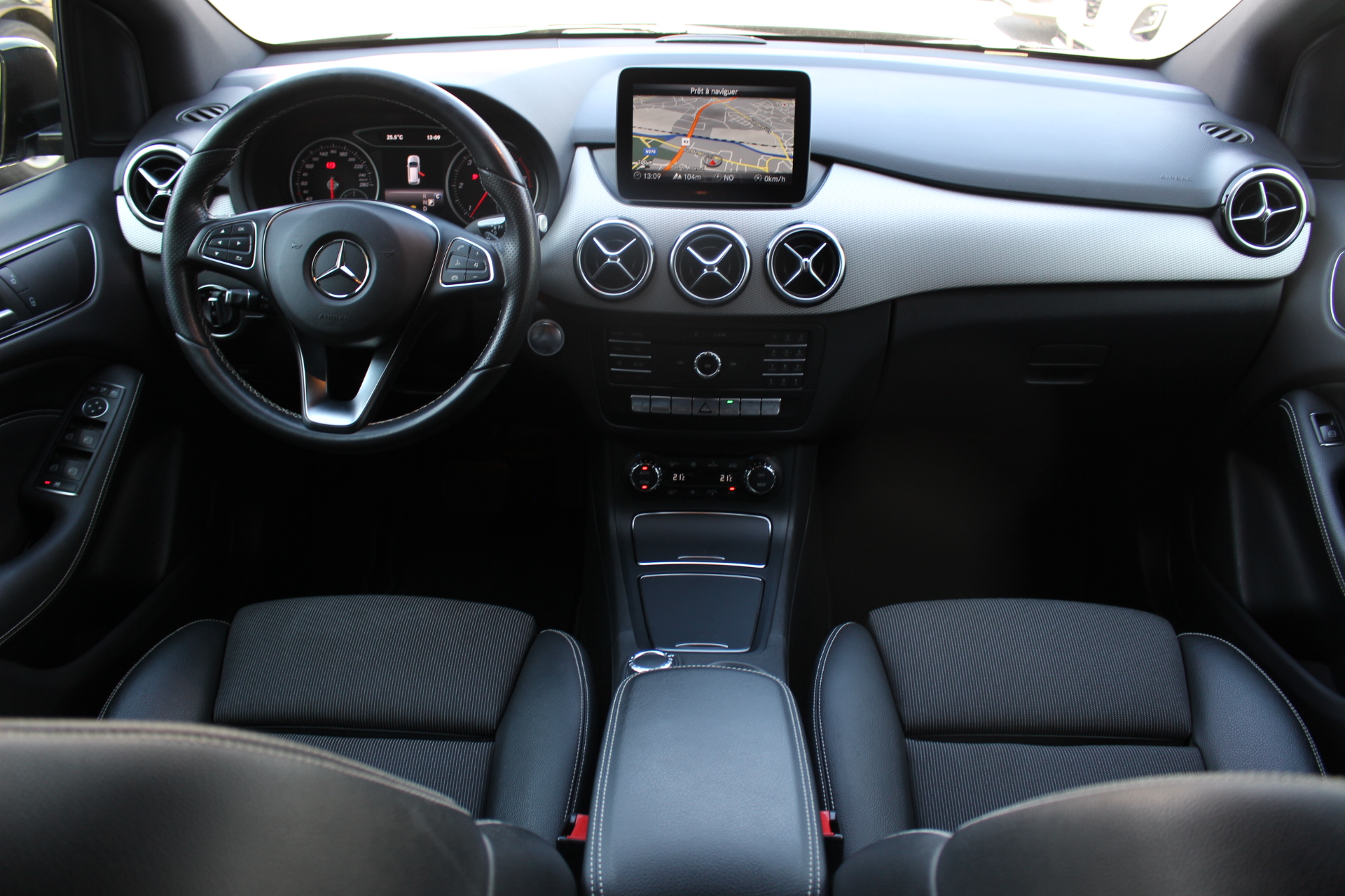 MERCEDES-BENZ-B 200 D-CDI