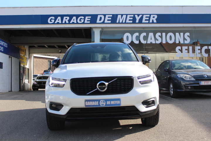 VOLVO-XC40 R-DESIGN-1.5 T3 GEARTRONIC