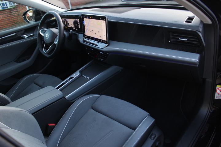 VOLKSWAGEN-PASSAT VARIANT-1.5 ETSI BUSINESS
