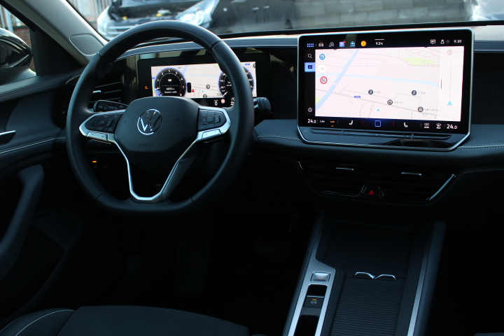 VOLKSWAGEN-PASSAT VARIANT-1.5 ETSI BUSINESS
