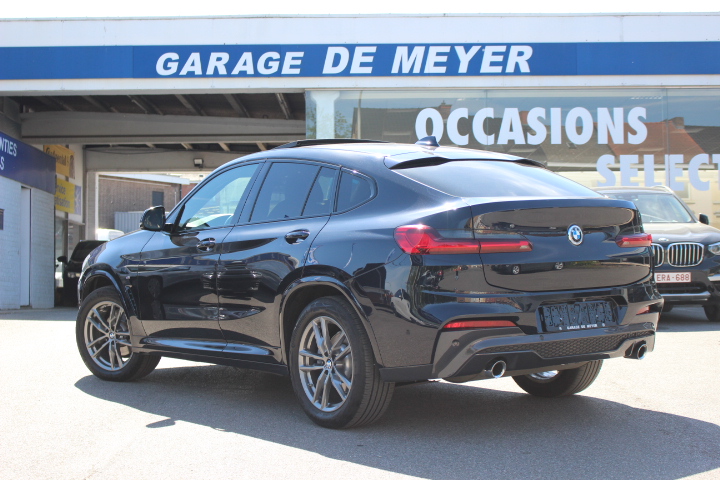 BMW-X4 xDrive 20i-M SPORT