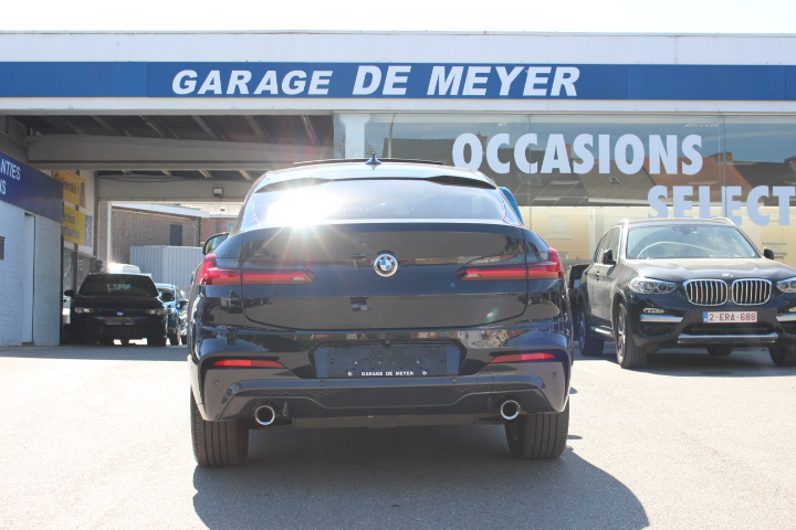 BMW-X4 xDrive 20i-M SPORT