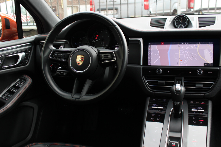PORSCHE-MACAN-2.0 TURBO PDK 265 CV