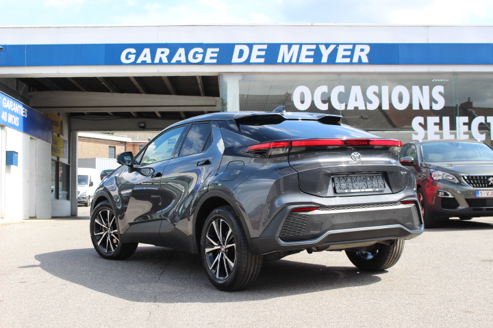 TOYOTA-C-HR-1.8 HYBRIDE DYNAMIC PLUS