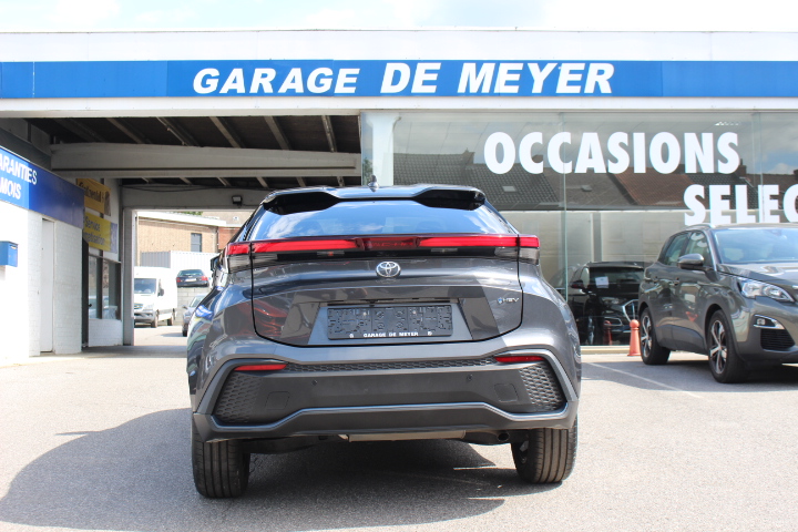 TOYOTA-C-HR-1.8 HYBRIDE DYNAMIC PLUS