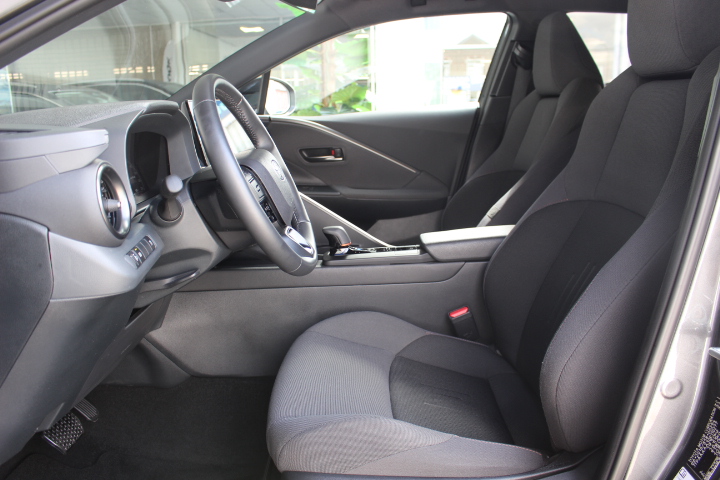 TOYOTA-C-HR-1.8 HYBRIDE DYNAMIC PLUS