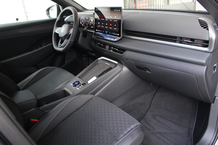 VOLKSWAGEN-T-ROC-1.5 TSI R-LINE DSG