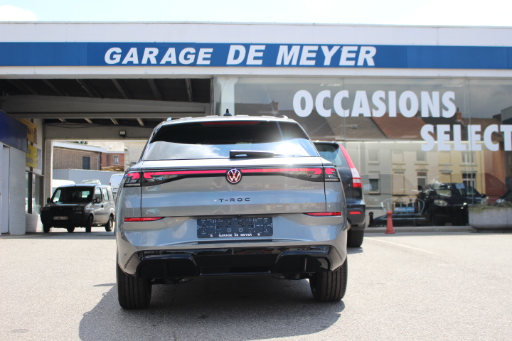 VOLKSWAGEN-T-ROC-1.5 TSI R-LINE BLACK PACK