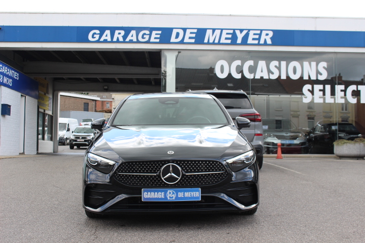 MERCEDES-BENZ-A 180-AMG LINE