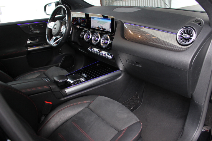MERCEDES-BENZ-B 180-AMG LINE