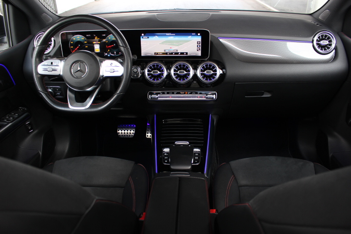 MERCEDES-BENZ-B 180-AMG LINE